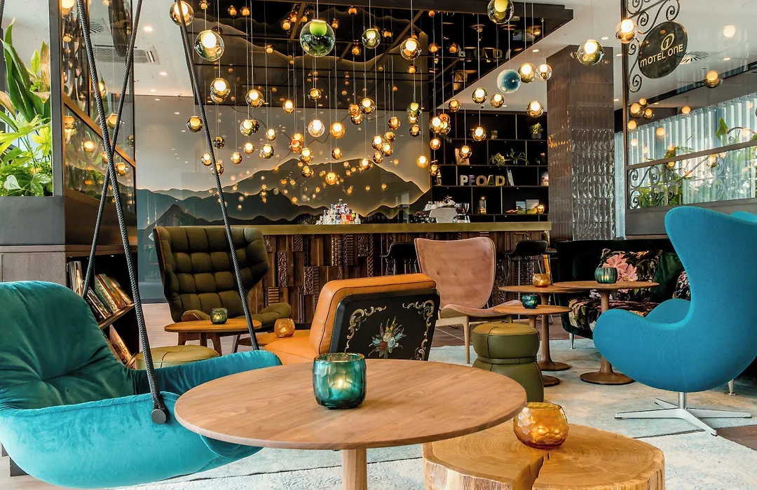 Motel One Salzburg-Sued-1